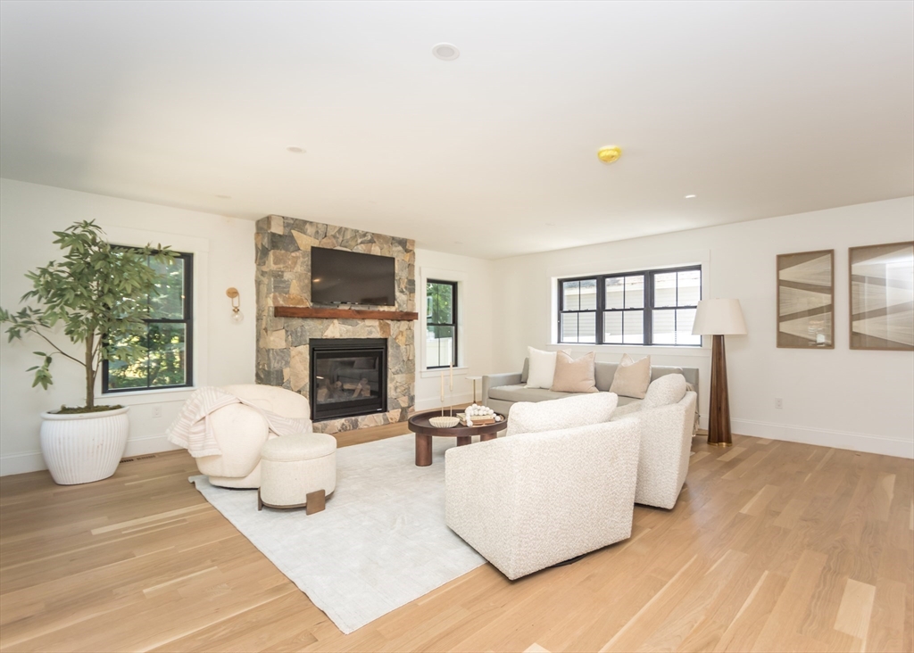 38 Hillcroft Road Waltham, MA 02452 - Photo 14 of 40