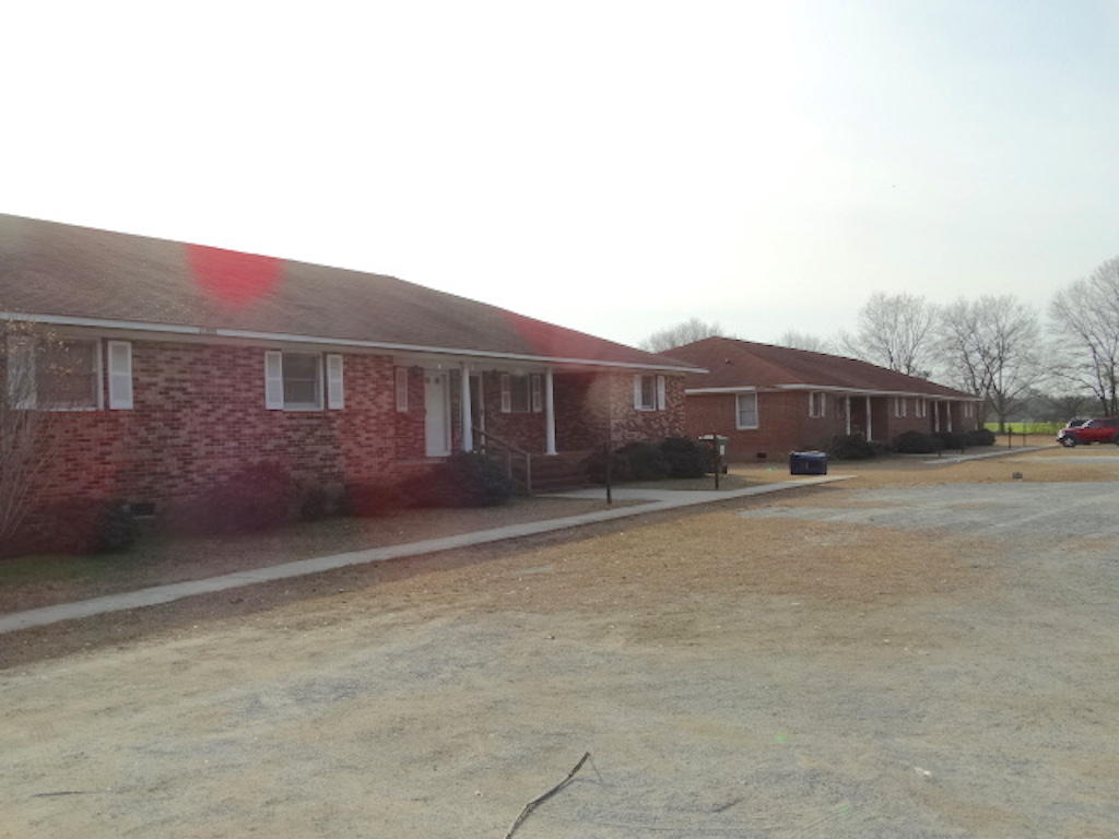 21780 Old Wire Road Wagram, NC 28396 - Photo 11 of 17 both complex view 2
