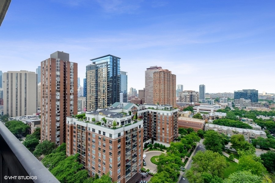 33 West Delaware Place, Unit 19J Chicago, IL 60610 - Photo 12 of 15