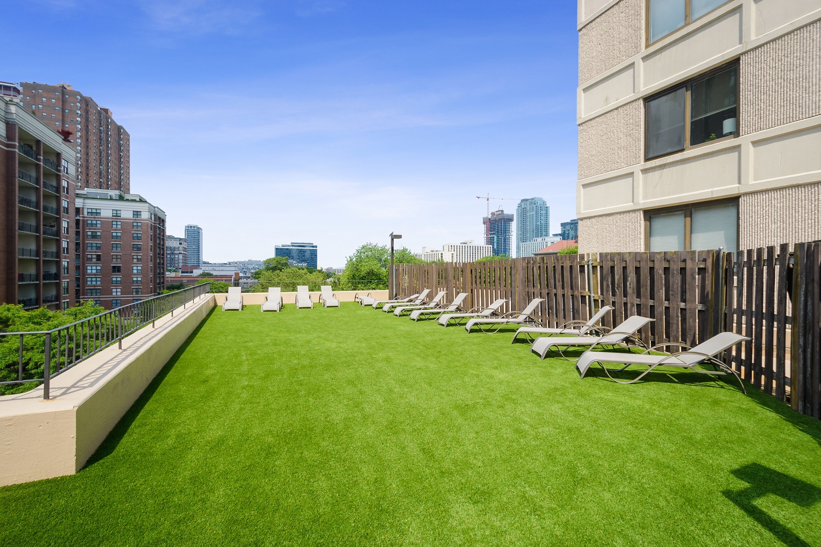33 West Delaware Place, Unit 19J Chicago, IL 60610 - Photo 14 of 15