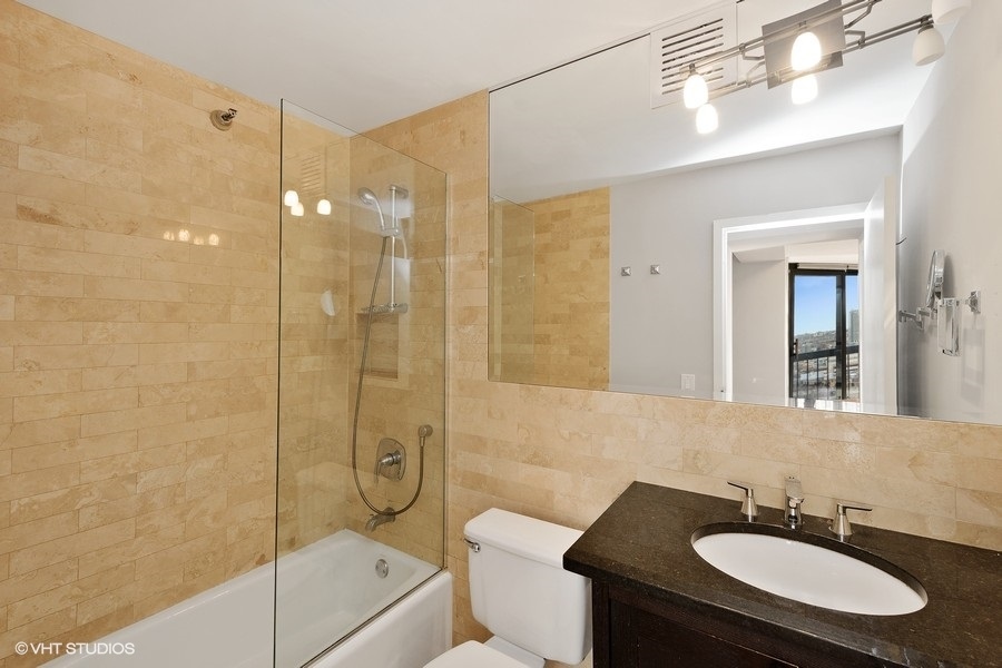 33 West Delaware Place, Unit 19J Chicago, IL 60610 - Photo 9 of 15