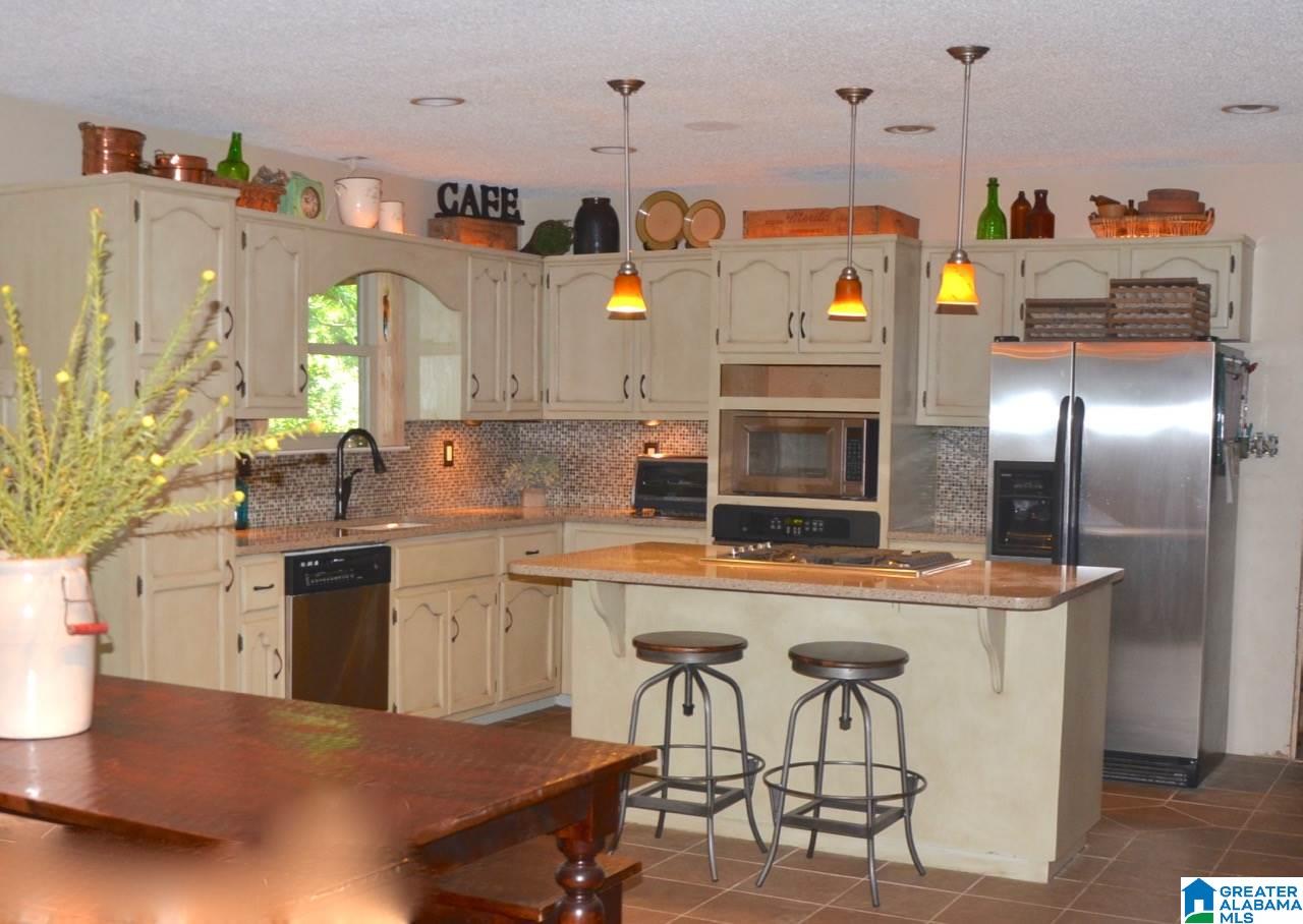 3024 Lindsey Loop Road Bessemer, AL 35022 - Photo 2 of 23
