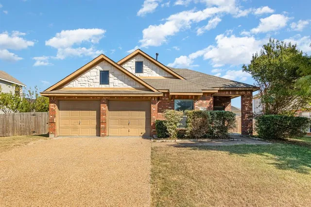 $309,000 | 724 Candle Meadow Boulevard, DeSoto, TX 75115