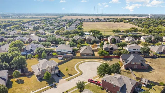 $309,000 | 724 Candle Meadow Boulevard, DeSoto, TX 75115