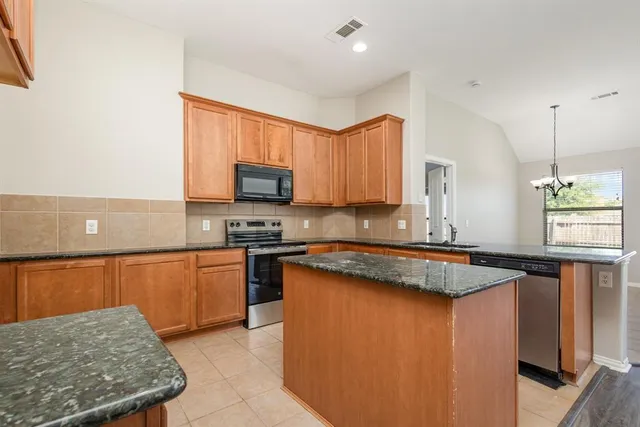 $309,000 | 724 Candle Meadow Boulevard, DeSoto, TX 75115