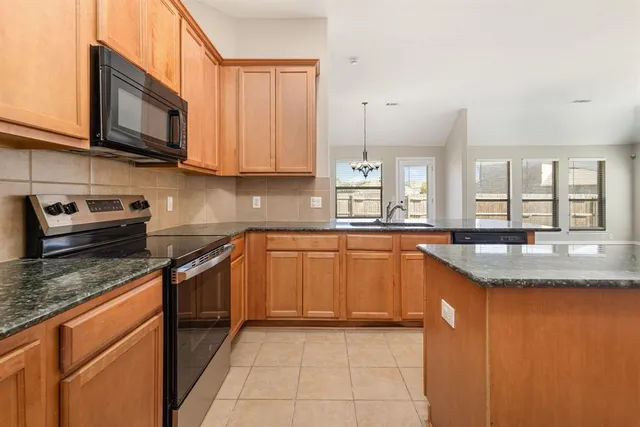 $309,000 | 724 Candle Meadow Boulevard, DeSoto, TX 75115