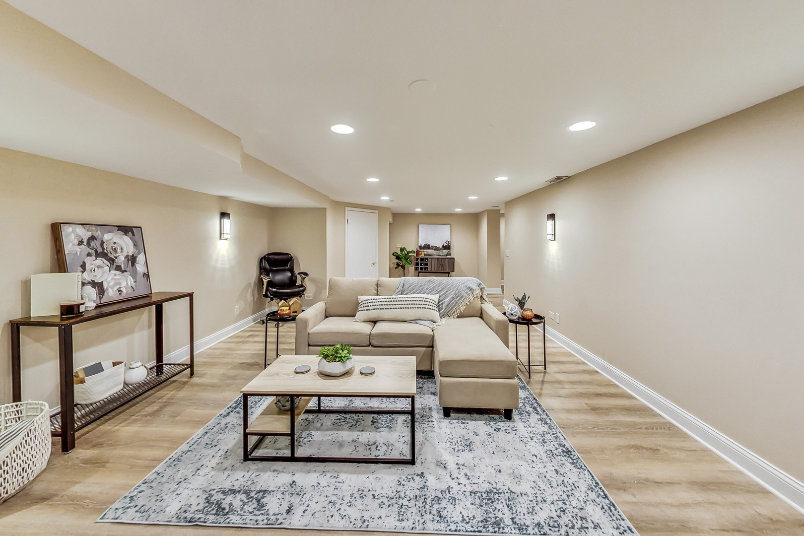 900 North Prospect Avenue Park Ridge, IL 60068 - Photo 27 of 36 a living room with furniture and a rug