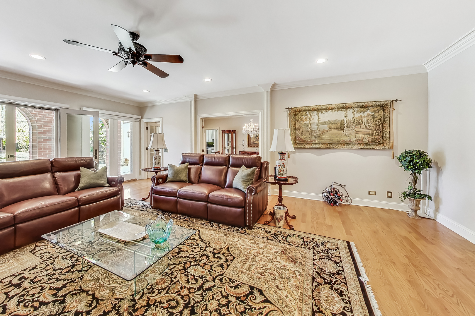 900 North Prospect Avenue Park Ridge, IL 60068 - Photo 6 of 36 a living room with furniture and a rug