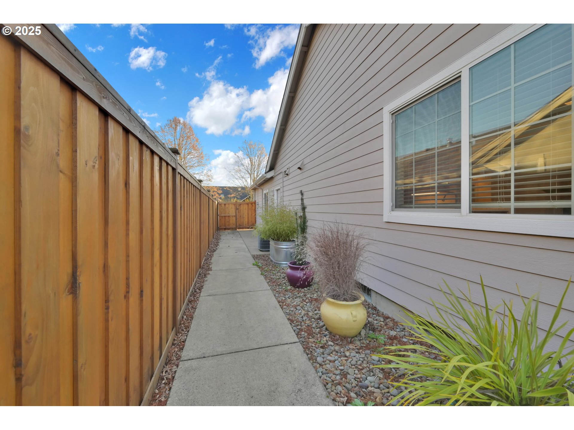 229 Mackin Avenue Eugene, OR 97404 - Photo 37 of 48