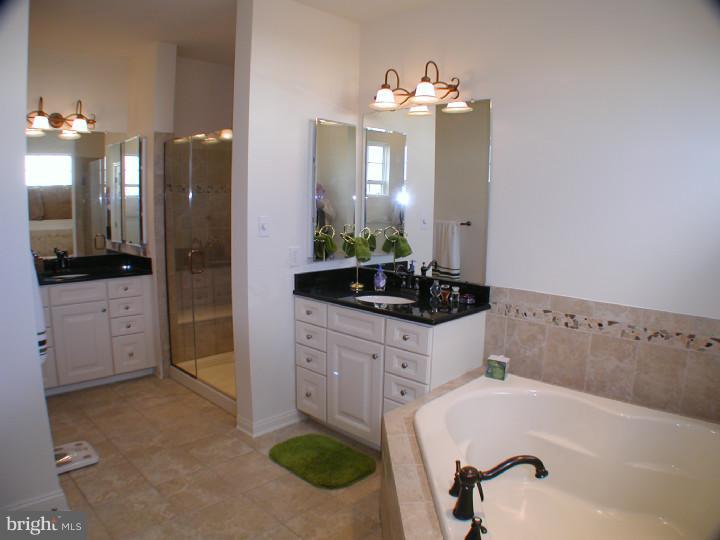 12 Hylton Road Woolwich Township, NJ 08085 - Photo 12 of 25 Bathroom