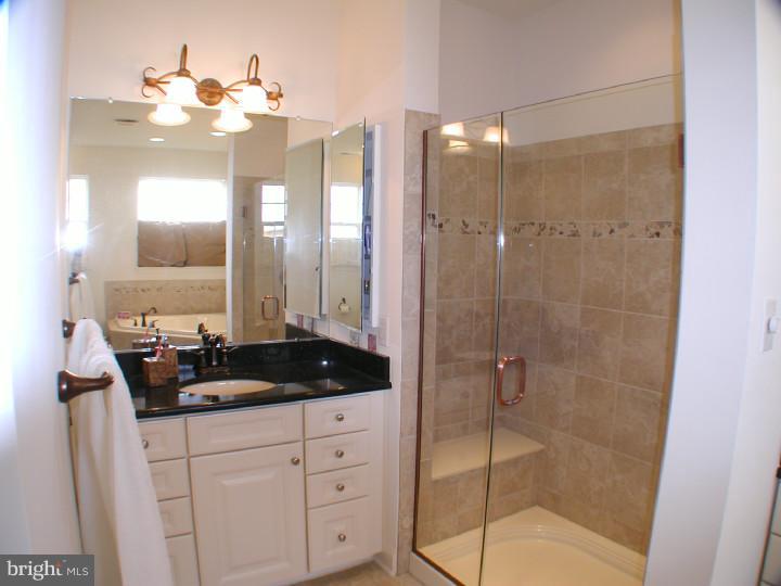 12 Hylton Road Woolwich Township, NJ 08085 - Photo 14 of 25 Bathroom