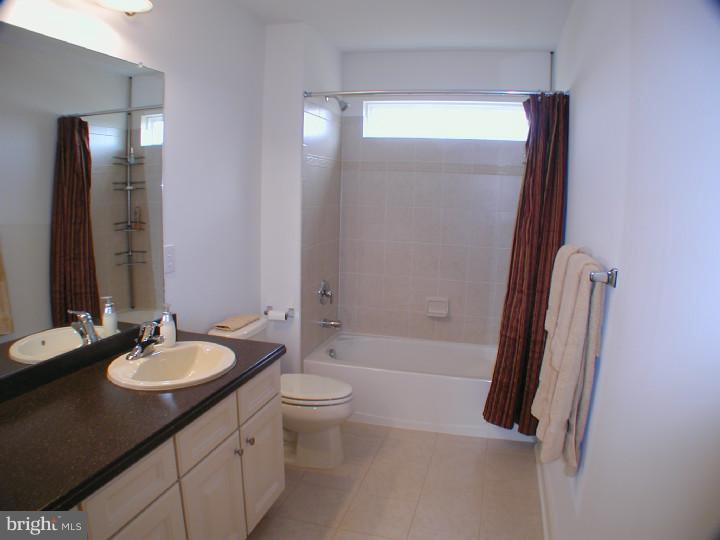 12 Hylton Road Woolwich Township, NJ 08085 - Photo 22 of 25 Bathroom
