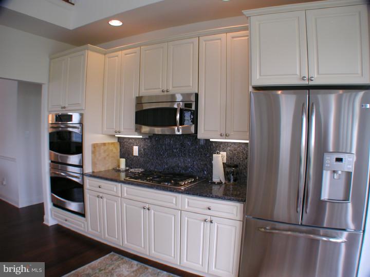 12 Hylton Road Woolwich Township, NJ 08085 - Photo 7 of 25 Kitchen