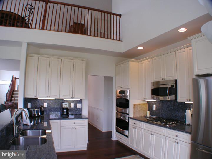 12 Hylton Road Woolwich Township, NJ 08085 - Photo 8 of 25 Kitchen