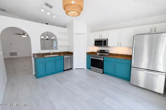 $1,750 | 6634 Gentle Oaks Drive West, Jacksonville, FL 32244