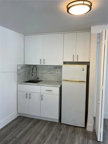 $1,500 | 1999 Northwest 2nd Street, Unit 2, Miami, FL 33125