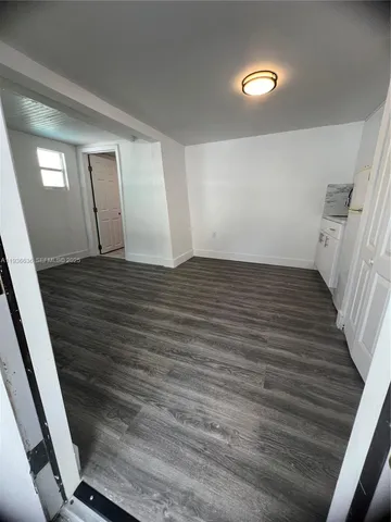 $1,500 | 1999 Northwest 2nd Street, Unit 2, Miami, FL 33125