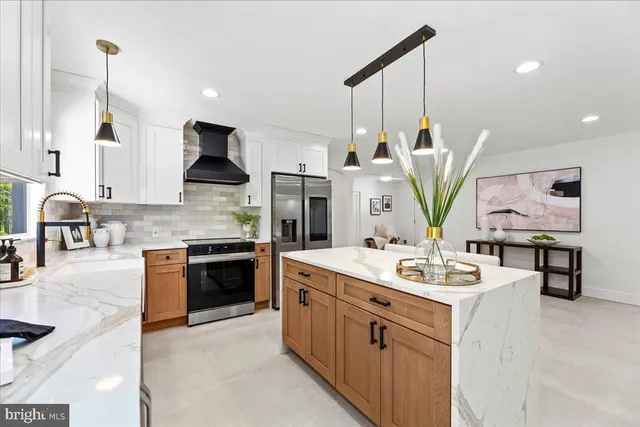 $899,999 | 309 Gordon Road, Robbinsville, NJ 08691