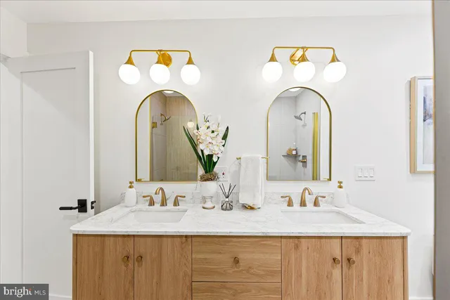 $899,999 | 309 Gordon Road, Robbinsville, NJ 08691