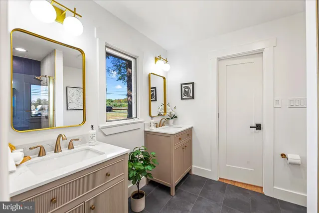 $899,999 | 309 Gordon Road, Robbinsville, NJ 08691