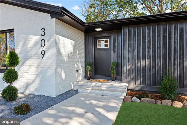 $899,999 | 309 Gordon Road, Robbinsville, NJ 08691