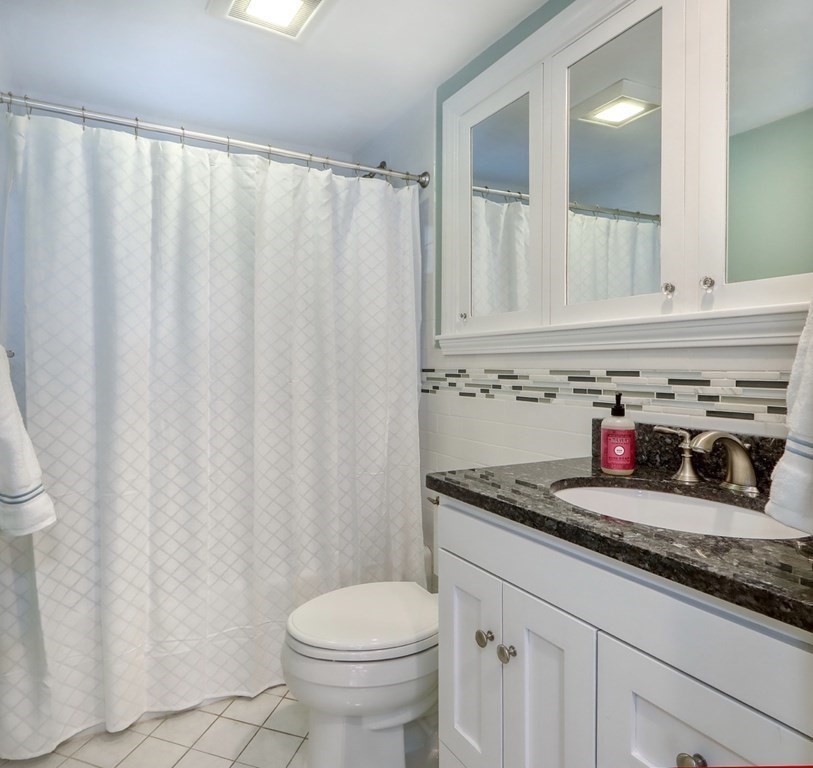 39 Sycamore Road Melrose, MA 02176 - Photo 16 of 42 Gallery Image 16