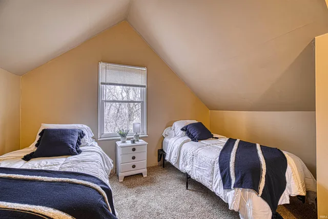 $395,000 | 1 Yorkshire Drive, Newburgh, IN 47630