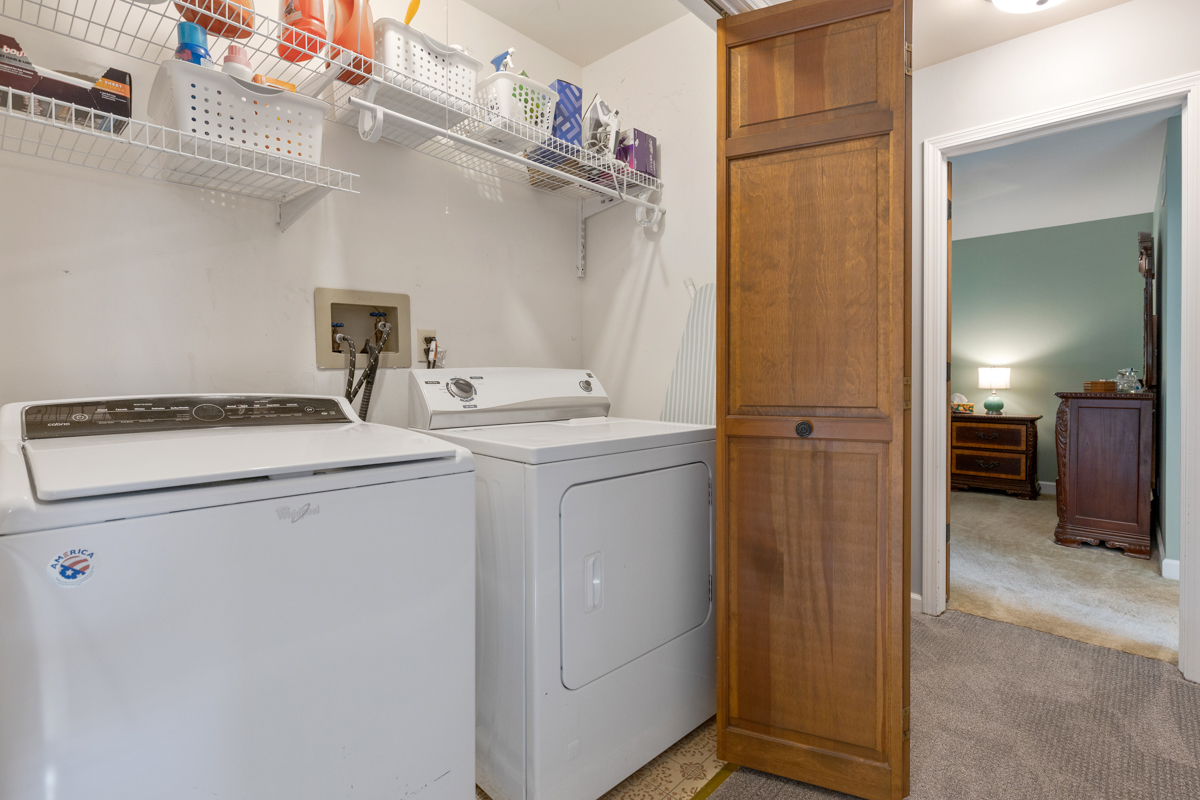 2225 Forest Ridge Road St. Charles, IL 60174 - Photo 19 of 24 a utility room with dryer and washer