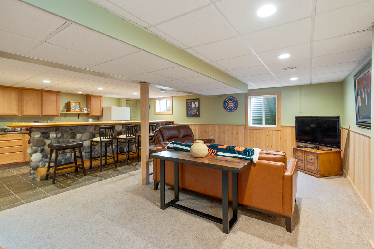 2225 Forest Ridge Road St. Charles, IL 60174 - Photo 21 of 24 a view of a workspace with furniture