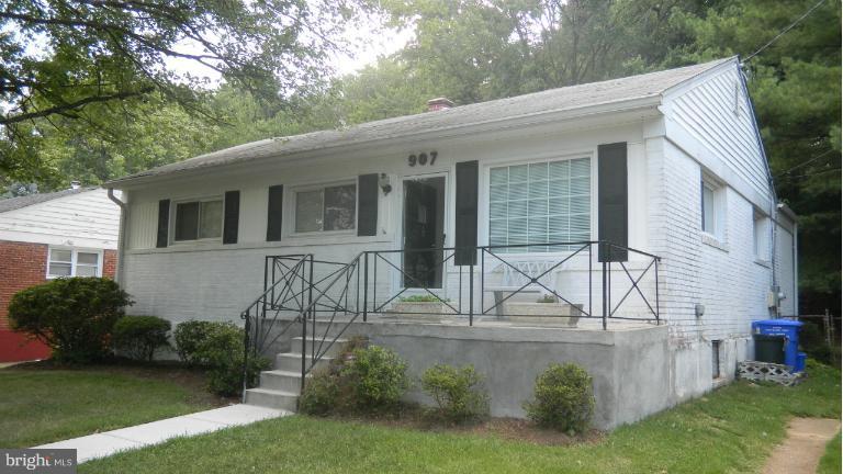 FRONT VIEW W/DECK