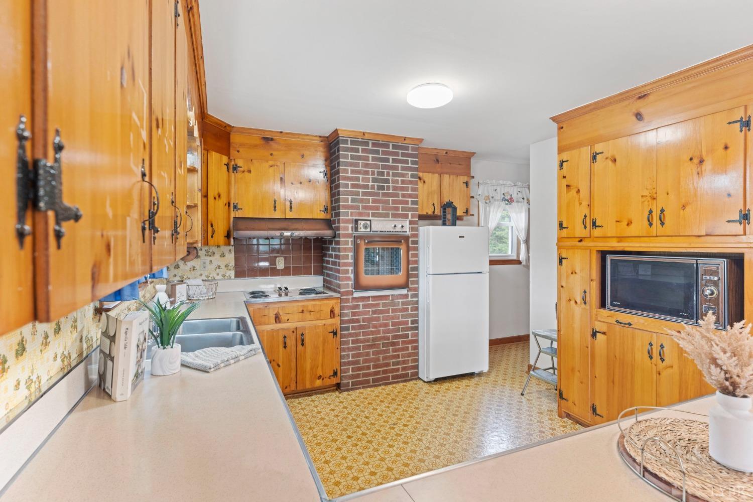 3461 Brights Road Gretna, VA 24557 - Photo 11 of 51 Gallery Image 11
