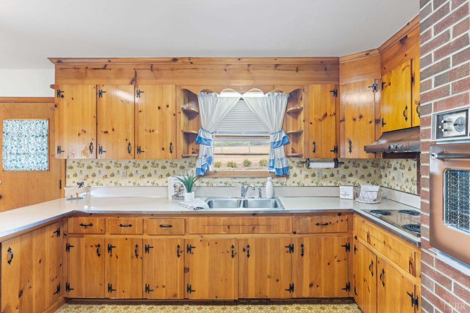 3461 Brights Road Gretna, VA 24557 - Photo 13 of 51 Gallery Image 13