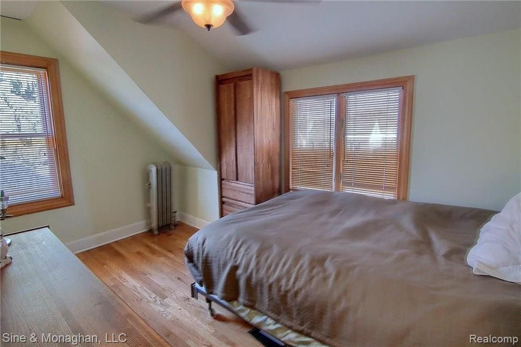 951 Roslyn Road Grosse Pointe Woods, MI 48236 - Photo 15 of 29