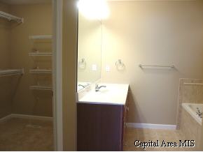 3603 Lytham Drive Springfield, IL 62712 - Photo 6 of 7 Gallery Image 6