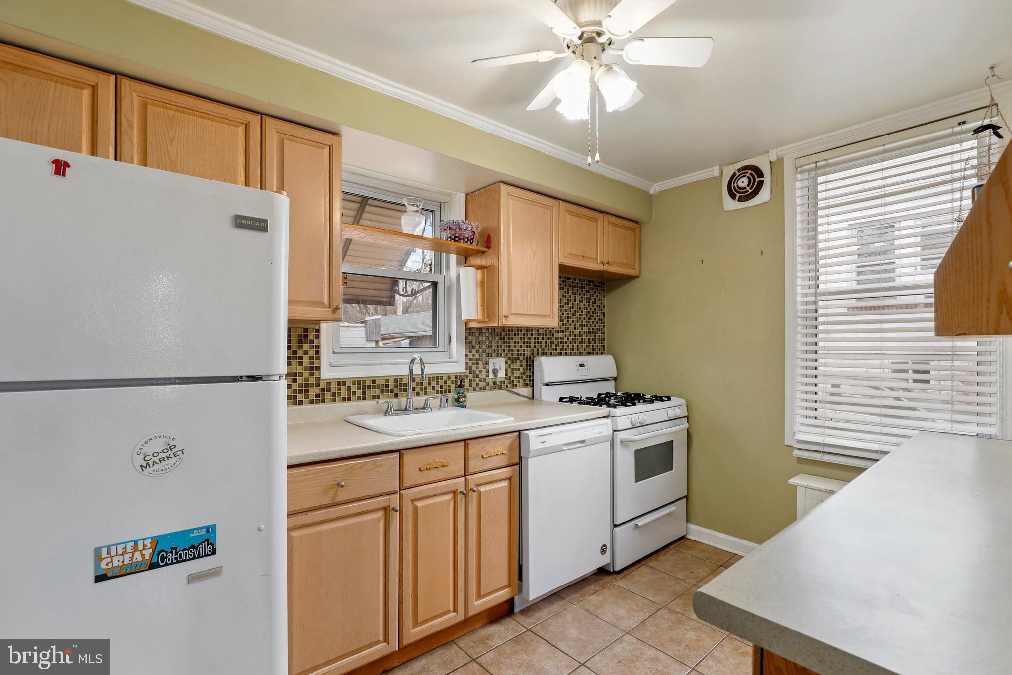 806 Warwick Road Baltimore, MD 21229 - Photo 10 of 27