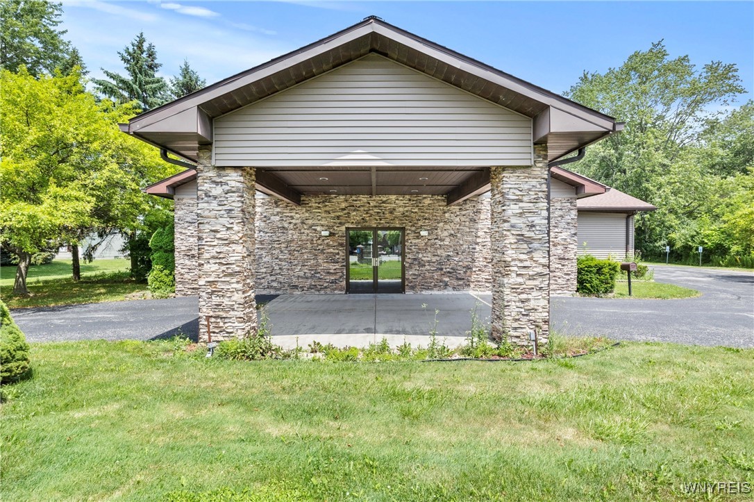 2099 River Road Wheatfield, NY 14304 - Photo 1 of 22