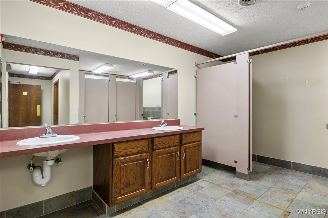 2099 River Road Wheatfield, NY 14304 - Photo 12 of 22