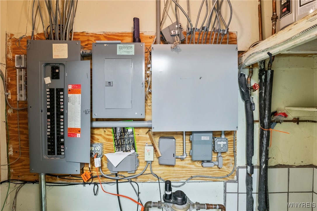 2099 River Road Wheatfield, NY 14304 - Photo 14 of 22