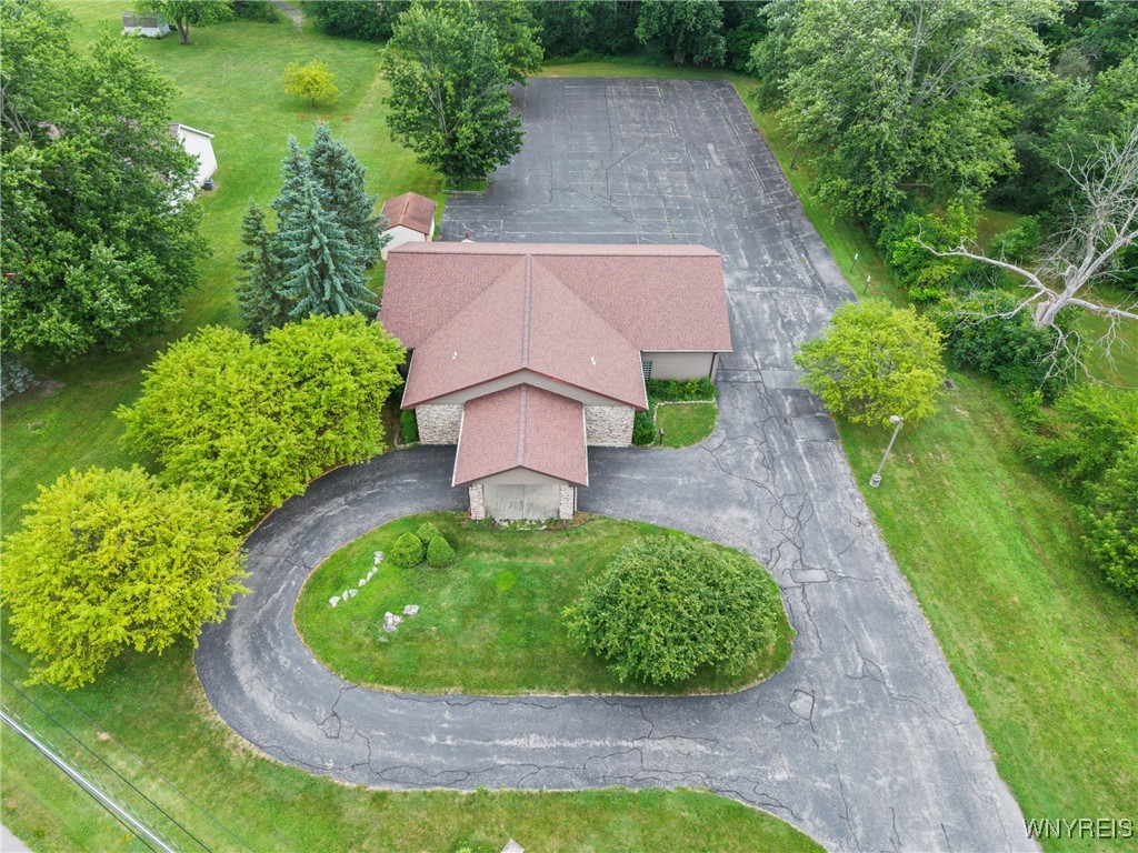 2099 River Road Wheatfield, NY 14304 - Photo 16 of 22