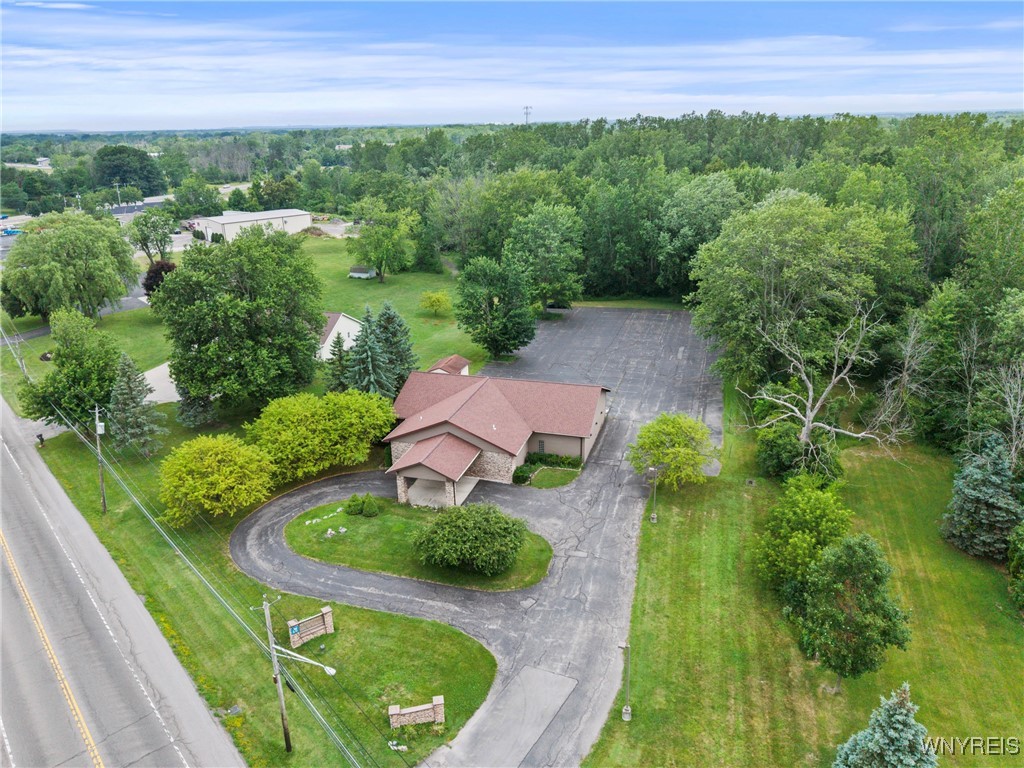 2099 River Road Wheatfield, NY 14304 - Photo 17 of 22