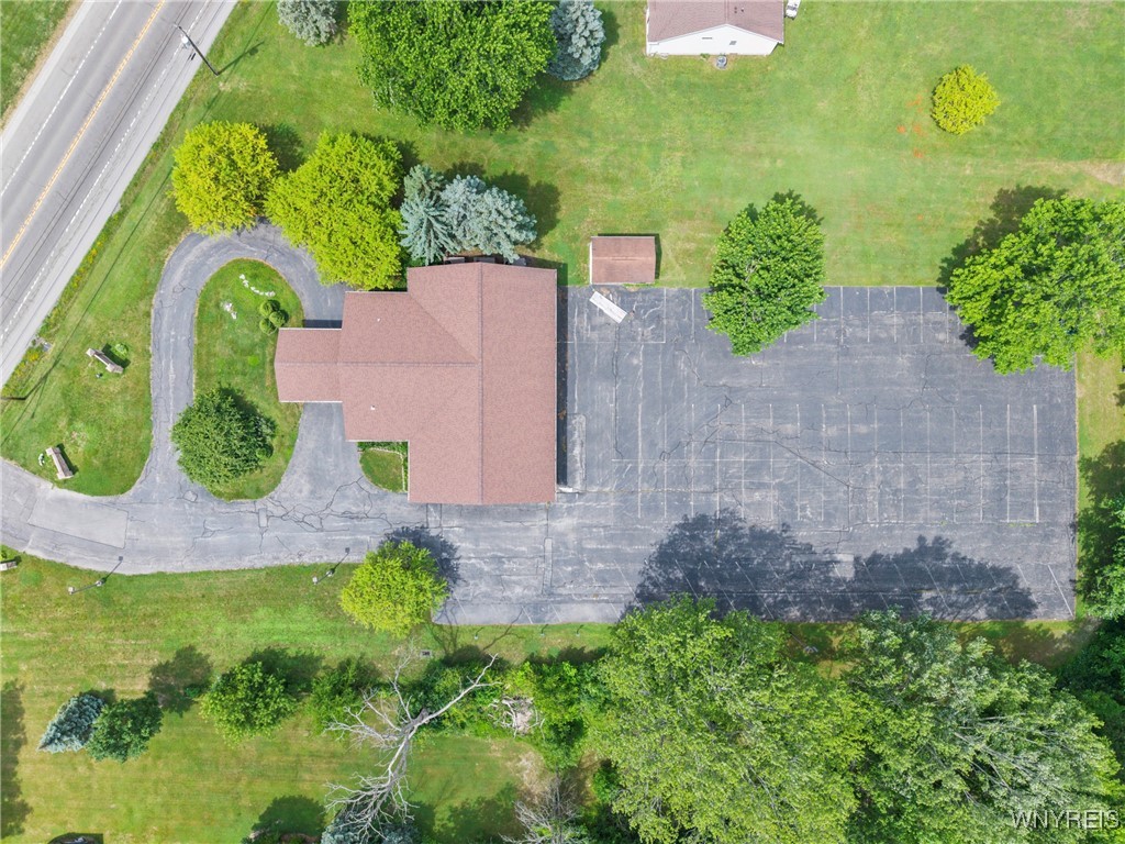 2099 River Road Wheatfield, NY 14304 - Photo 19 of 22