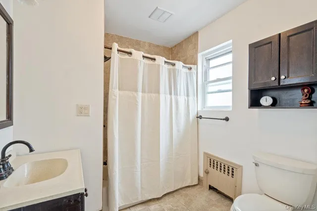 $735,000 | 80 Munro Boulevard, Valley Stream, NY 11581