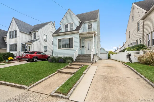 $735,000 | 80 Munro Boulevard, Valley Stream, NY 11581