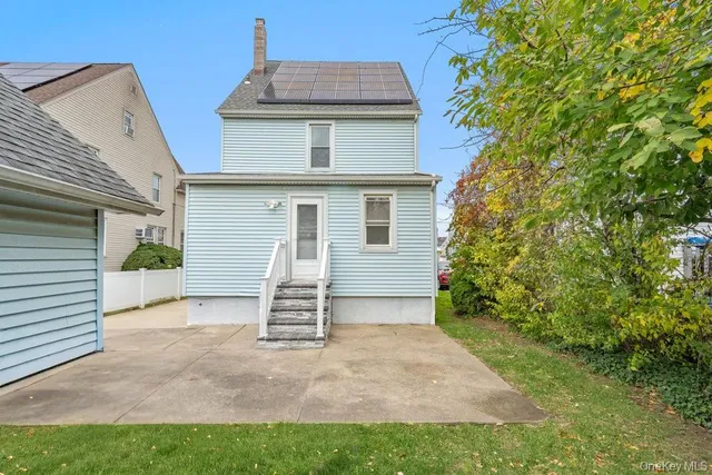 $735,000 | 80 Munro Boulevard, Valley Stream, NY 11581