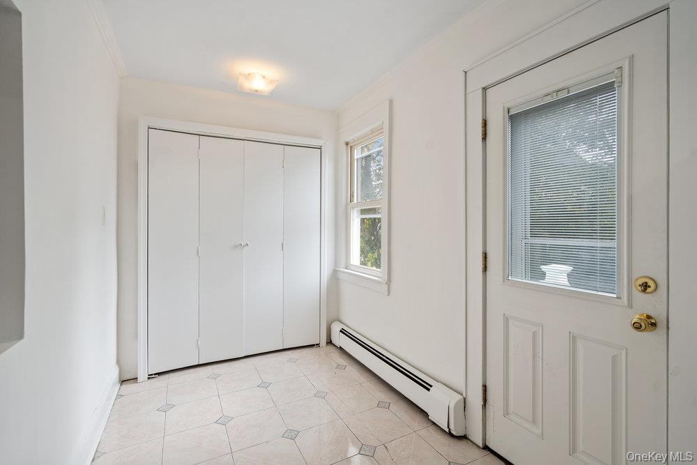 80 Munro Boulevard Valley Stream, NY 11581 - Photo 9 of 28 a view of an empty room