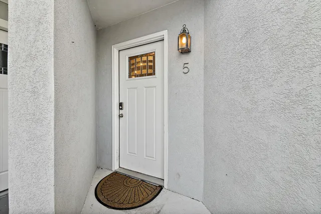 a bathroom with a toilet