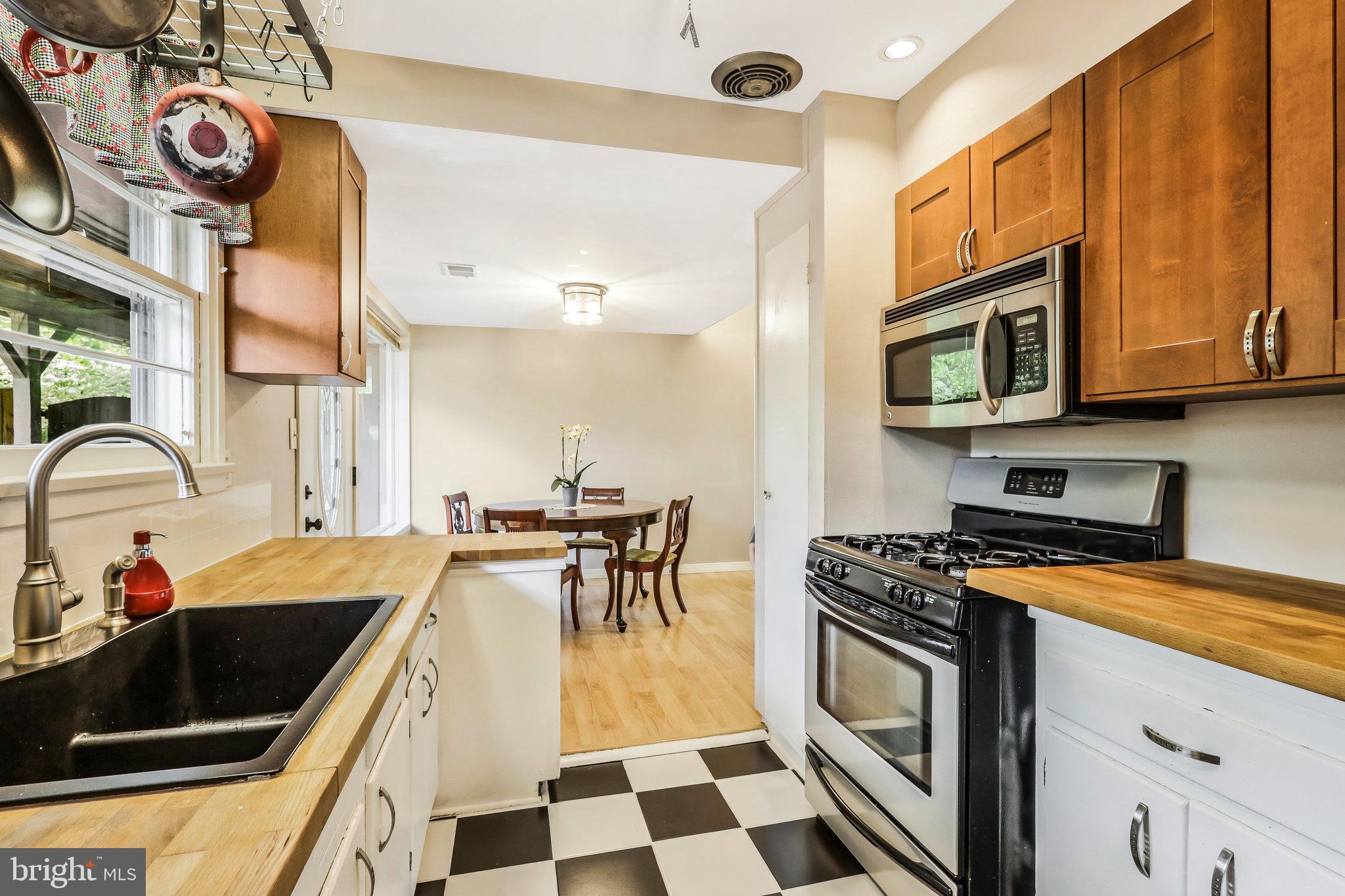 3132 Manor Road Falls Church, VA 22042 - Photo 10 of 29 Kitchen