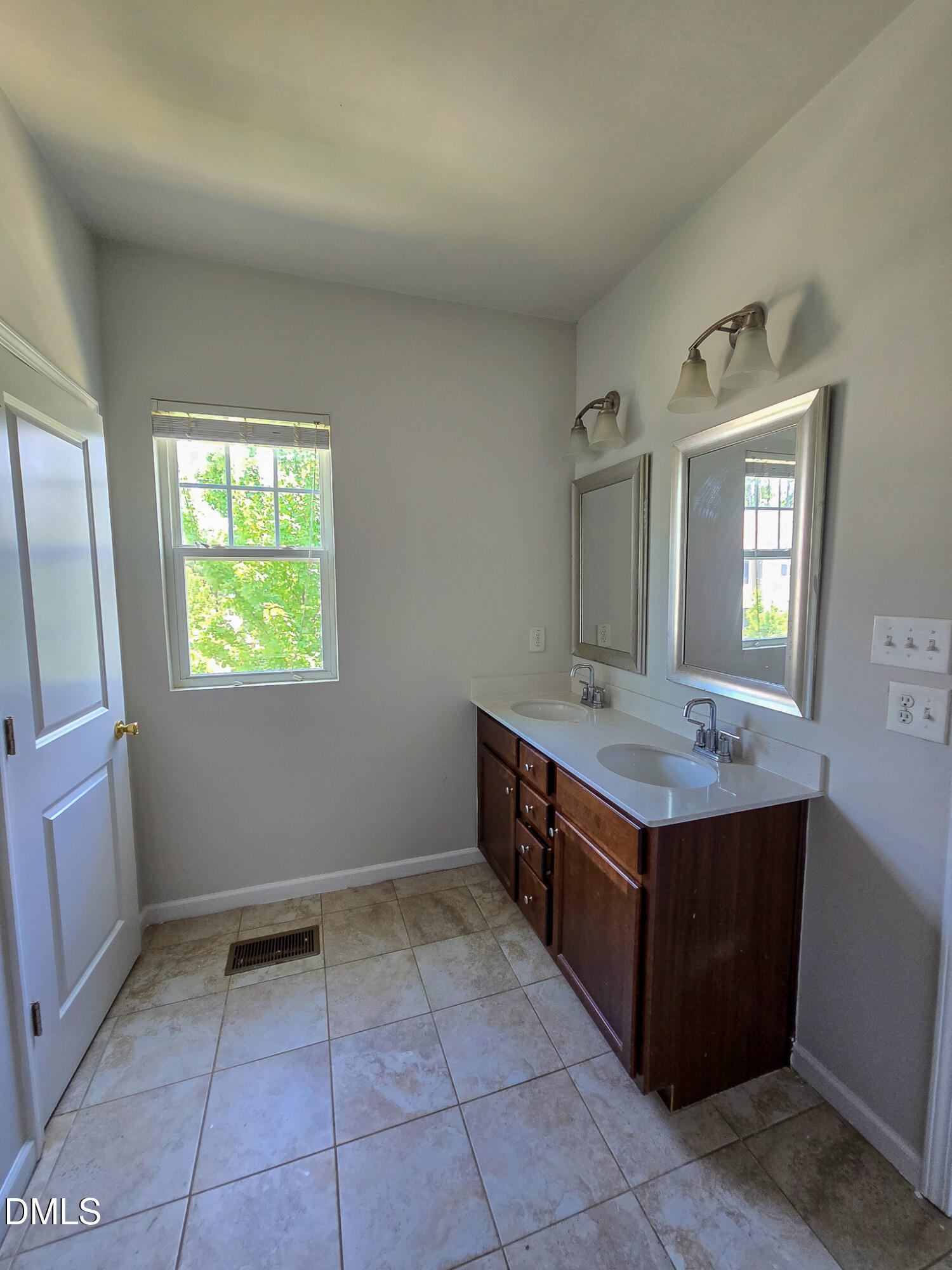 6070 Beale Loop Raleigh, NC 27616 - Photo 22 of 34 20260706_132530