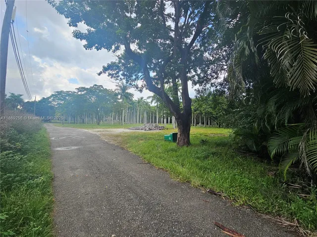 a view of outdoor space