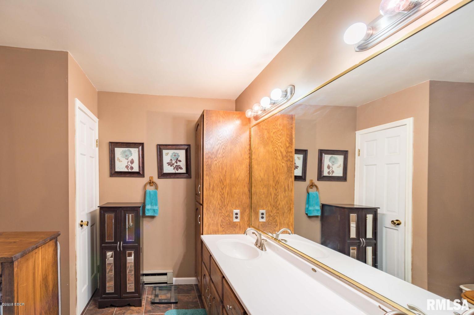 2216 Weaver Road Herrin, IL 62948 - Photo 15 of 21 Gallery Image 15